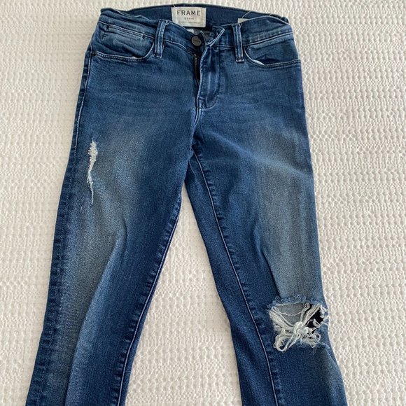 Frame Denim Skinny Jeans with Rip Size 24 - Picture 1 of 3